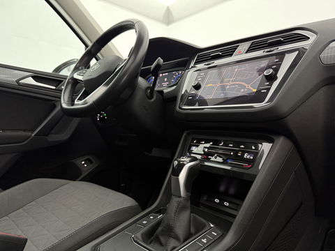 Volkswagen Tiguan 1.4 TSI eHybrid 225PK R-Line | Pano | IQ Light | Virtual | Stuur/Stoelverw. l Carplay | Trekh.