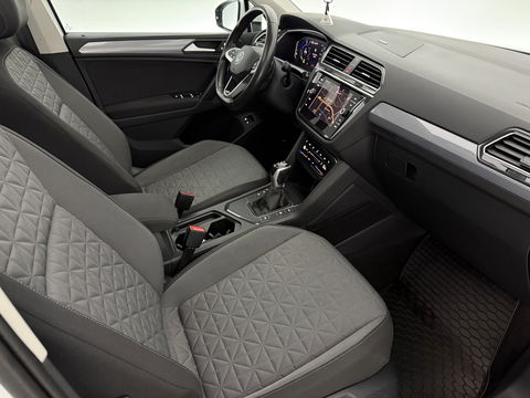 Volkswagen Tiguan 1.4 TSI eHybrid 225PK R-Line | Pano | IQ Light | Virtual | Stuur/Stoelverw. l Carplay | Trekh.