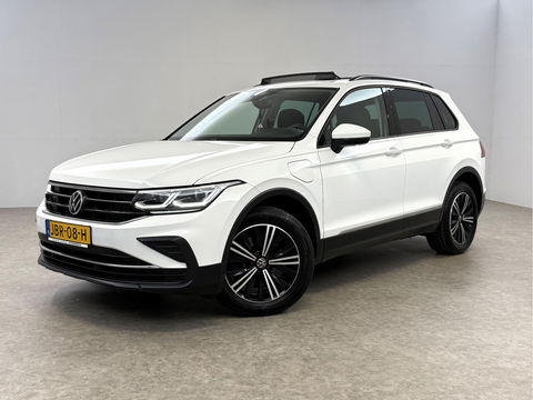 Volkswagen Tiguan 1.4 TSI eHybrid 225PK R-Line | Pano | IQ Light | Virtual | Stuur/Stoelverw. l Carplay | Trekh.
