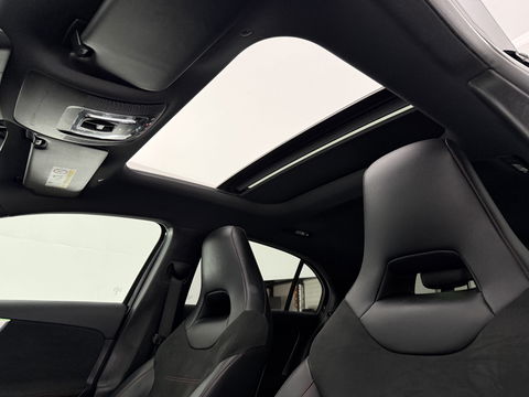 Mercedes-Benz A-Klasse 180 AMG | Pano | Sfeerverl. | Virtual | Carplay | Cruise | Parkeersens. | NAP