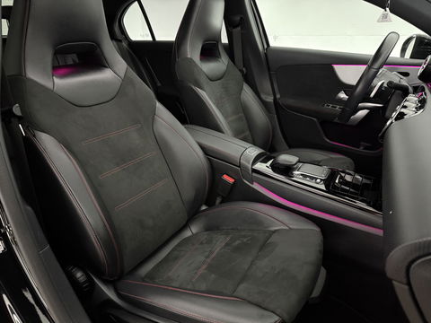 Mercedes-Benz A-Klasse 180 AMG | Pano | Sfeerverl. | Virtual | Carplay | Cruise | Parkeersens. | NAP