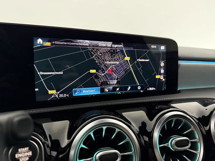 Mercedes-Benz A-Klasse 180 AMG | Pano | Sfeerverl. | Virtual | Carplay | Cruise | Parkeersens. | NAP