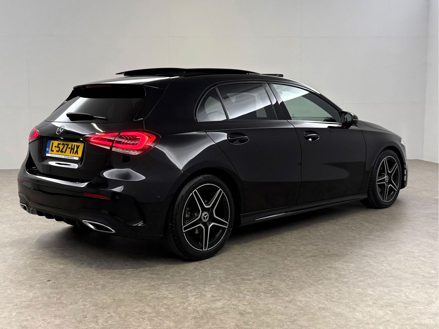 Mercedes-Benz A-Klasse 180 AMG | Pano | Sfeerverl. | Virtual | Carplay | Cruise | Parkeersens. | NAP