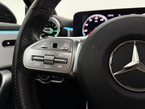 Mercedes-Benz A-Klasse 180 AMG | Pano | Sfeerverl. | Virtual | Carplay | Cruise | Parkeersens. | NAP