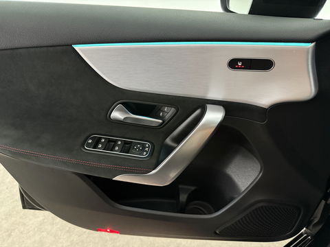 Mercedes-Benz A-Klasse 180 AMG | Pano | Sfeerverl. | Virtual | Carplay | Cruise | Parkeersens. | NAP