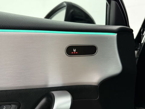 Mercedes-Benz A-Klasse 180 AMG | Pano | Sfeerverl. | Virtual | Carplay | Cruise | Parkeersens. | NAP