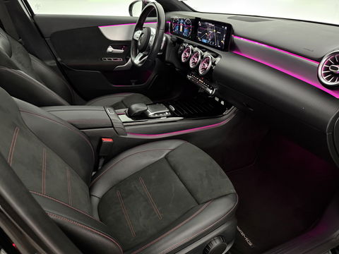 Mercedes-Benz A-Klasse 180 AMG | Pano | Sfeerverl. | Virtual | Carplay | Cruise | Parkeersens. | NAP