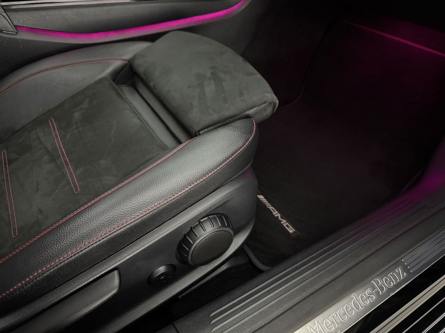 Mercedes-Benz A-Klasse 180 AMG | Pano | Sfeerverl. | Virtual | Carplay | Cruise | Parkeersens. | NAP