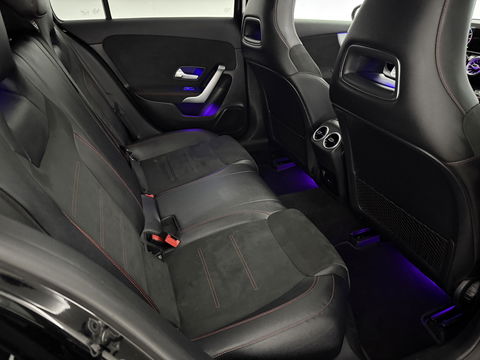 Mercedes-Benz A-Klasse 180 AMG | Pano | Sfeerverl. | Virtual | Carplay | Cruise | Parkeersens. | NAP