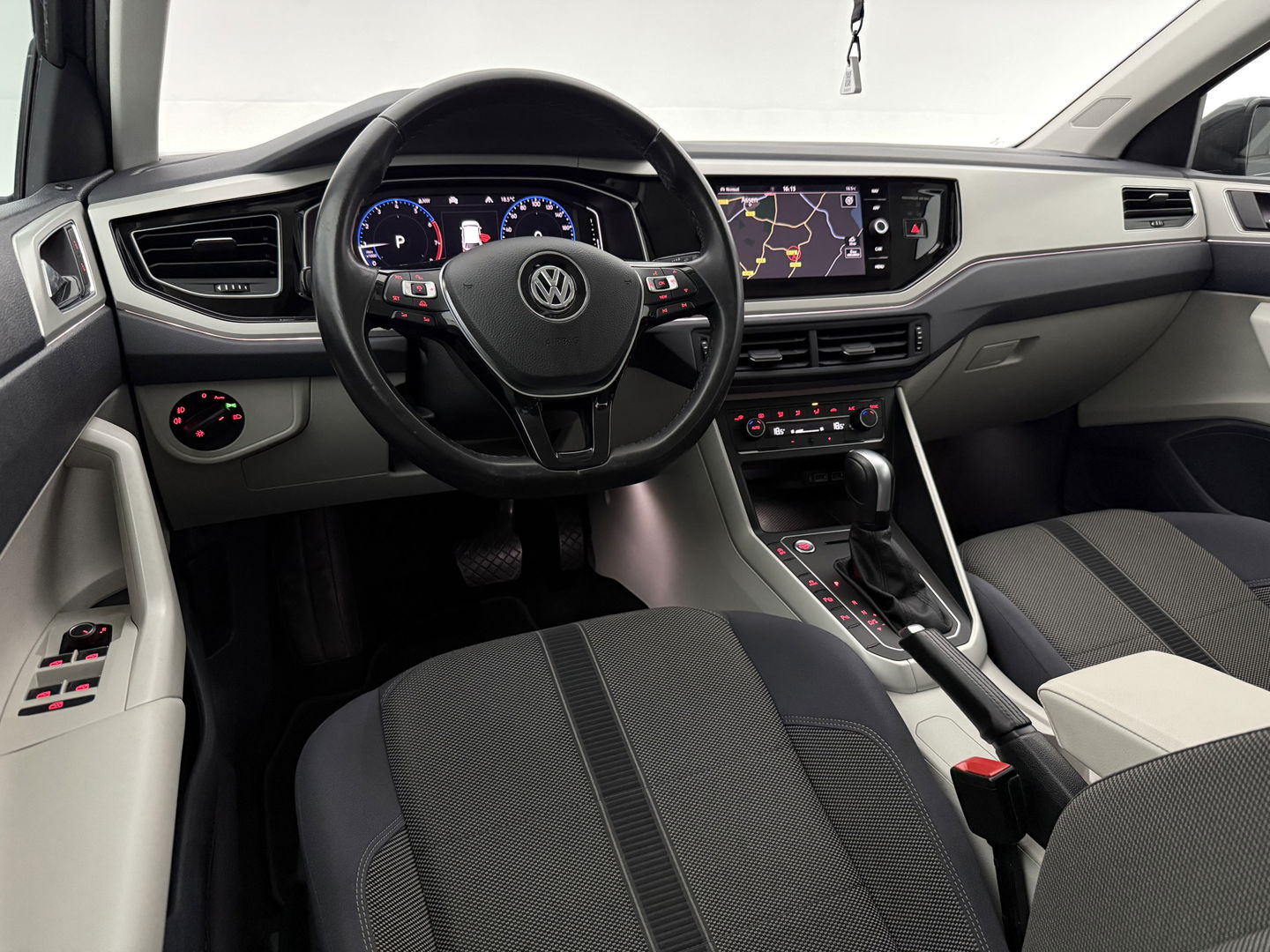 Volkswagen Polo 1.0 TSI R-Line | Virtual | Carplay | Clima | Cruise | Navigatie | LED | NAP