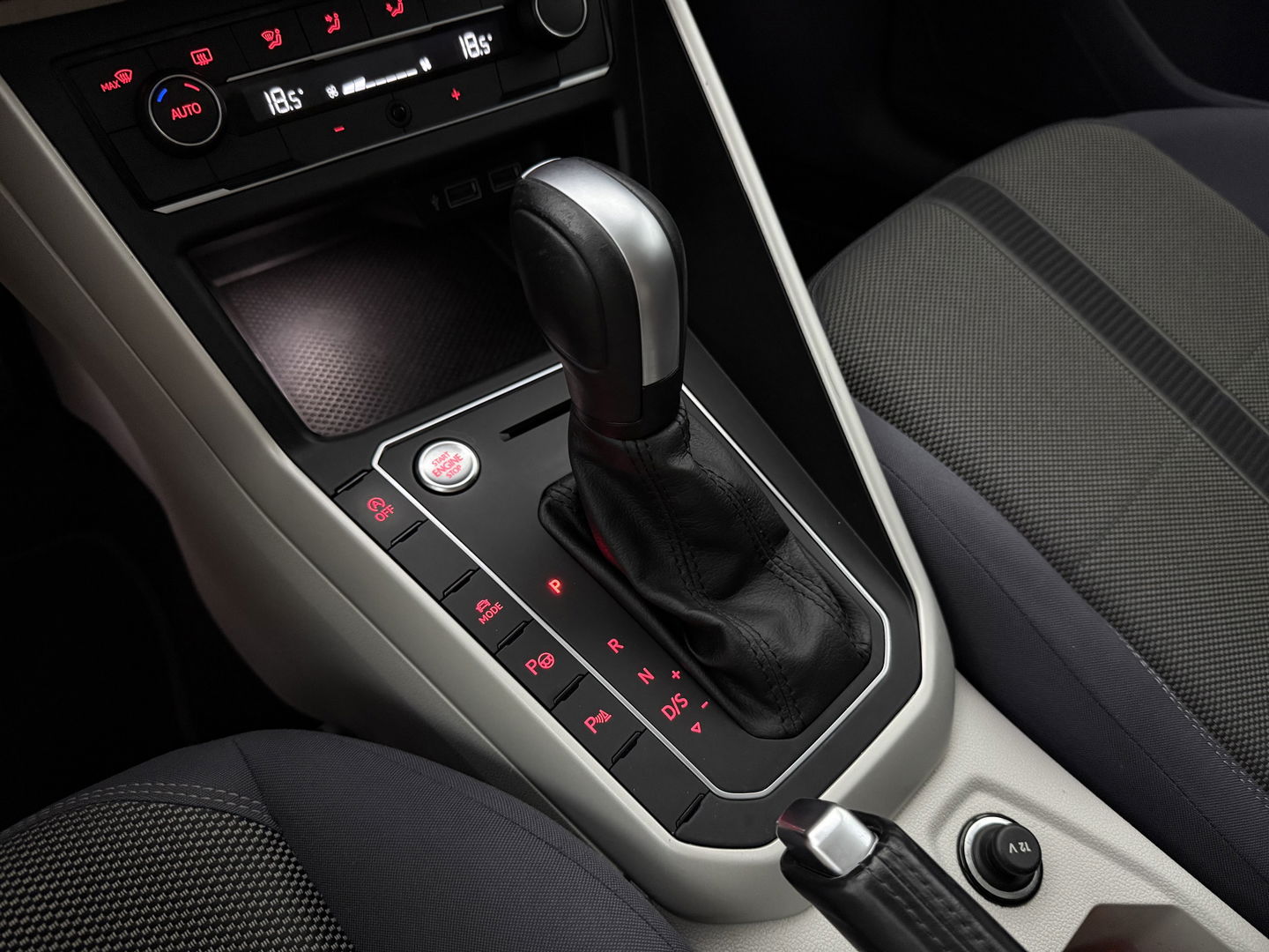 Volkswagen Polo 1.0 TSI R-Line | Virtual | Carplay | Clima | Cruise | Navigatie | LED | NAP