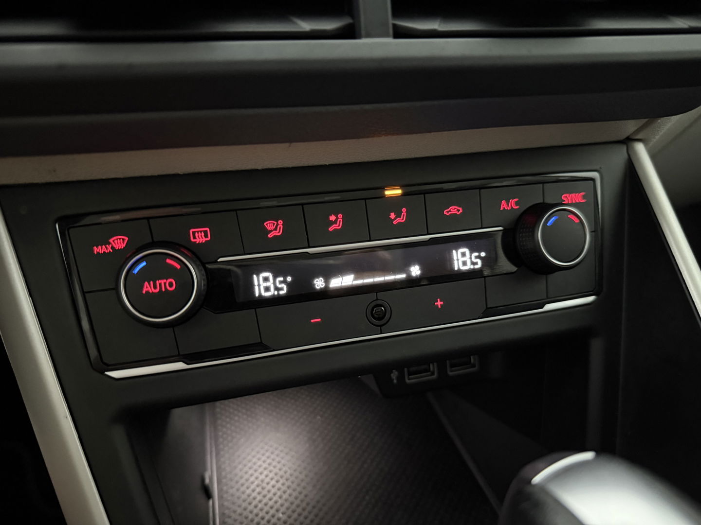 Volkswagen Polo 1.0 TSI R-Line | Virtual | Carplay | Clima | Cruise | Navigatie | LED | NAP