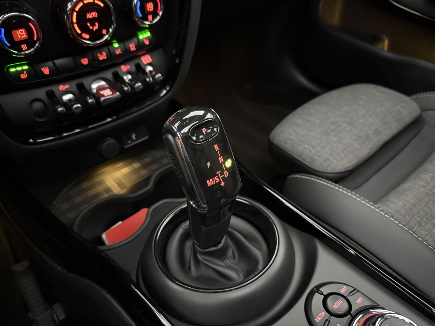 MINI Clubman 1.5 Cooper Richmond Park Edition | Pano | H/K | Virtual | Camera | Carplay | Stoelverw. LED | NAP