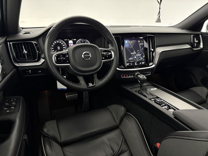 Volvo V60 2.0 T4 R-Design | 191PK | Panoramadak |  LED | Virtual Cockpit | Memory seats | Camera | Carplay | Cruisecontr.