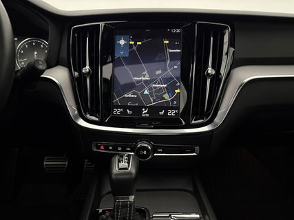 Volvo V60 2.0 T4 R-Design | 191PK | Panoramadak |  LED | Virtual Cockpit | Memory seats | Camera | Carplay | Cruisecontr.