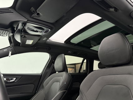 Volvo V60 2.0 T4 R-Design | 191PK | Panoramadak |  LED | Virtual Cockpit | Memory seats | Camera | Carplay | Cruisecontr.