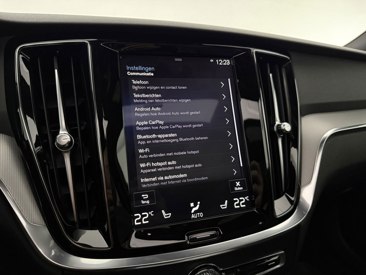 Volvo V60 2.0 T4 R-Design | 191PK | Panoramadak |  LED | Virtual Cockpit | Memory seats | Camera | Carplay | Cruisecontr.