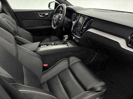 Volvo V60 2.0 T4 R-Design | 191PK | Panoramadak |  LED | Virtual Cockpit | Memory seats | Camera | Carplay | Cruisecontr.