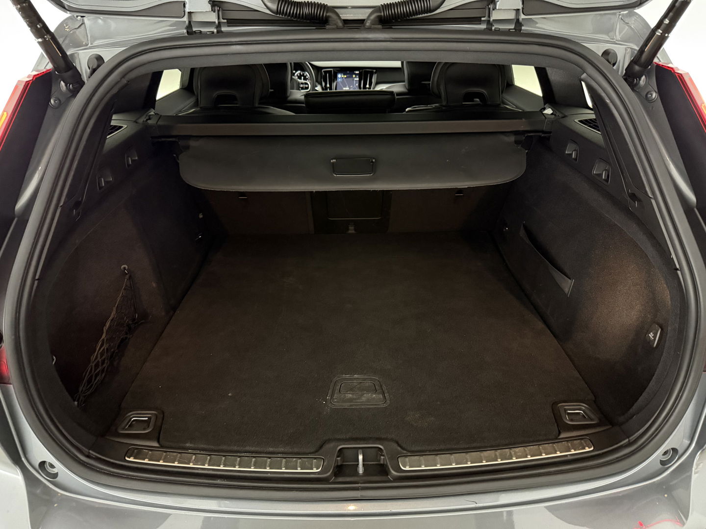 Volvo V60 2.0 T4 R-Design | 191PK | Pano |  LED | Virtual | Memory | Stoelverw. | Camera | Carplay | Cruise