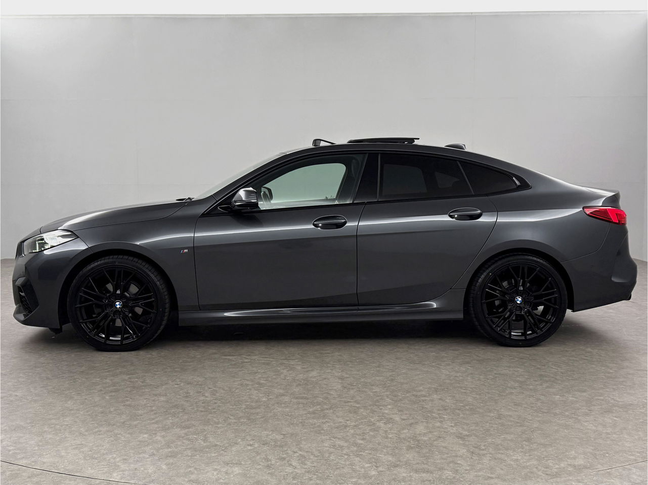 BMW 2 Serie Gran Coupé 218i High Executive 141PK M-Sport | Pano | Sfeerverl. | Virtual | Carplay | Camera | LED | NAP
