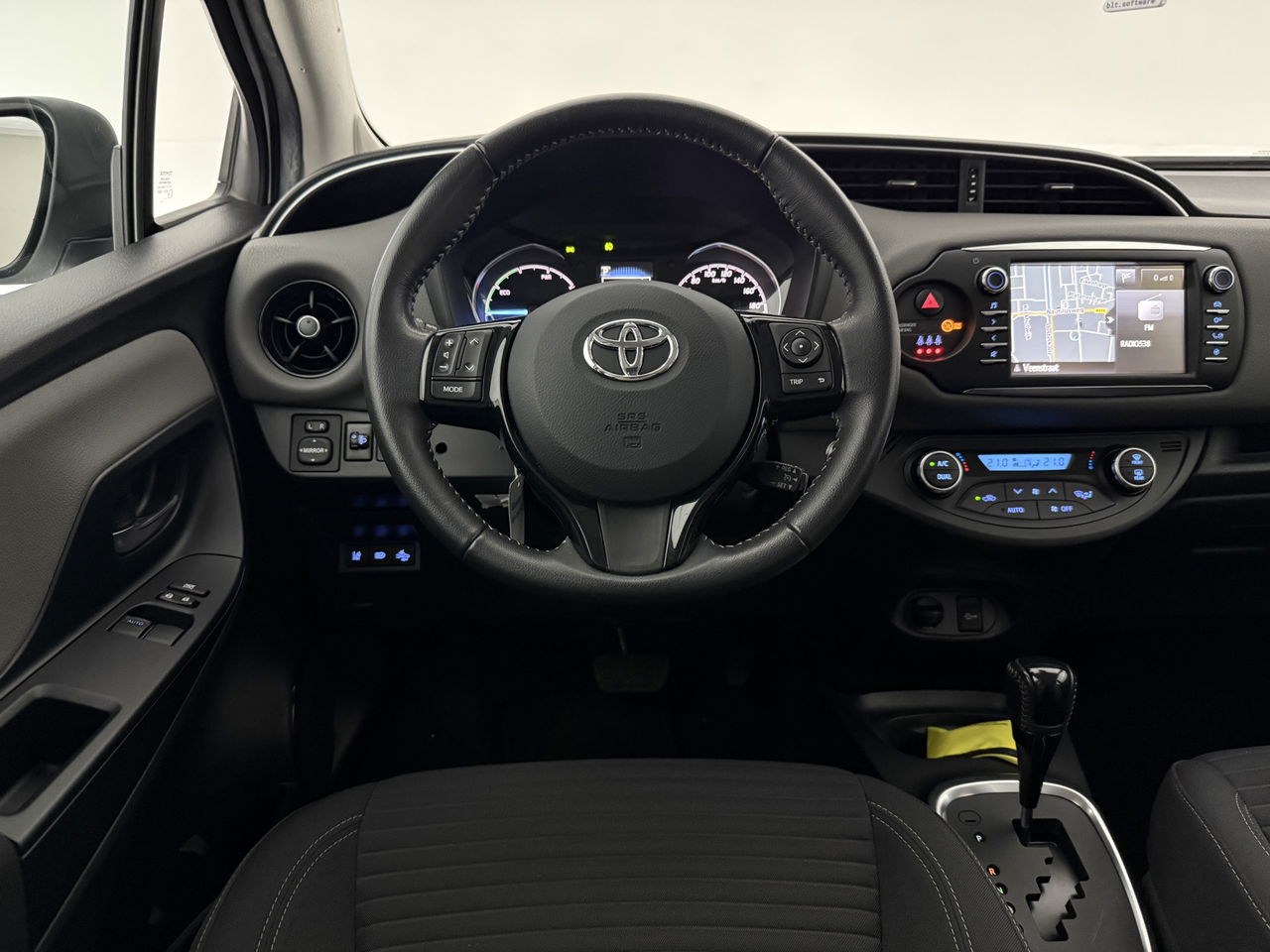 Toyota Yaris 1.5 Hybrid Dynamic | Camera | Clima | Cruise | Navigatie | LED
