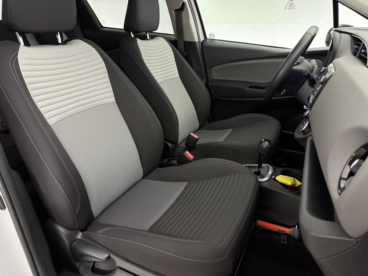 Toyota Yaris 1.5 Hybrid Dynamic | Camera | Clima | Cruise | Navigatie | LED