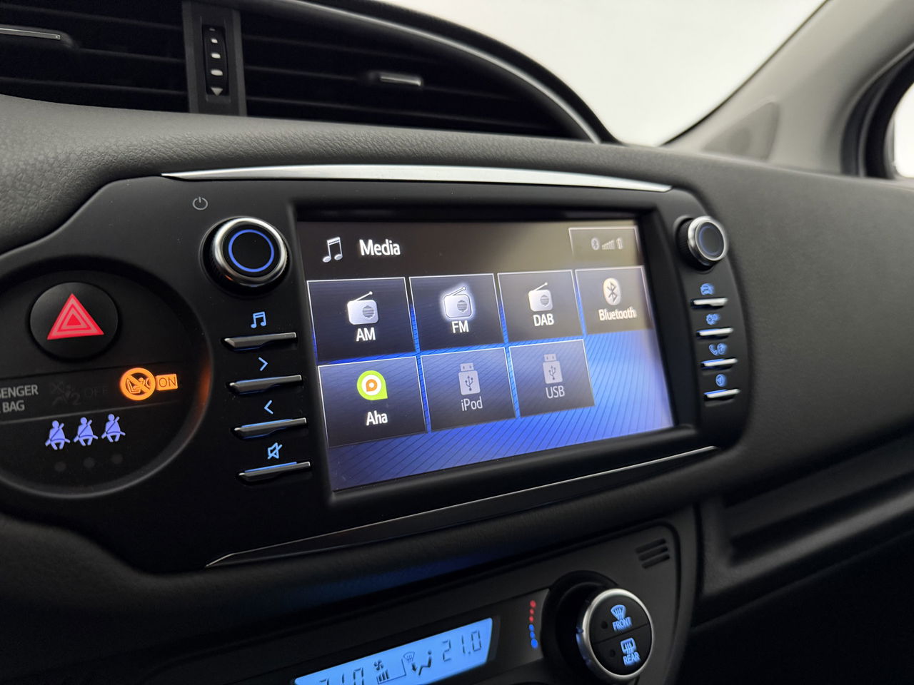 Toyota Yaris 1.5 Hybrid Dynamic | Camera | Clima | Cruise | Navigatie | LED