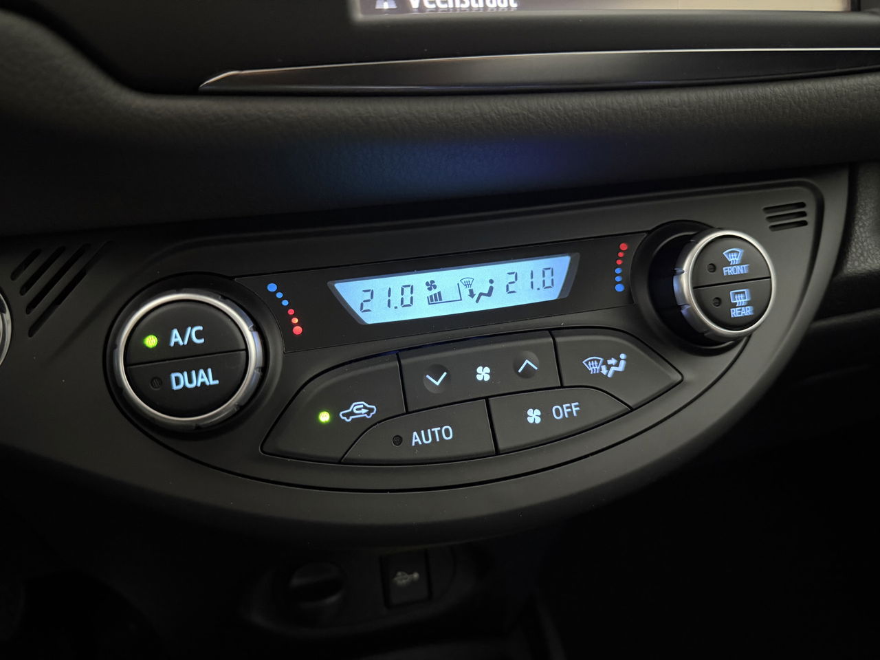 Toyota Yaris 1.5 Hybrid Dynamic | Camera | Clima | Cruise | Navigatie | LED
