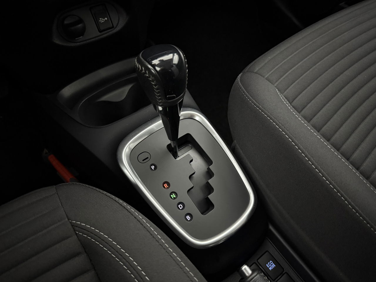 Toyota Yaris 1.5 Hybrid Dynamic | Camera | Clima | Cruise | Navigatie | LED