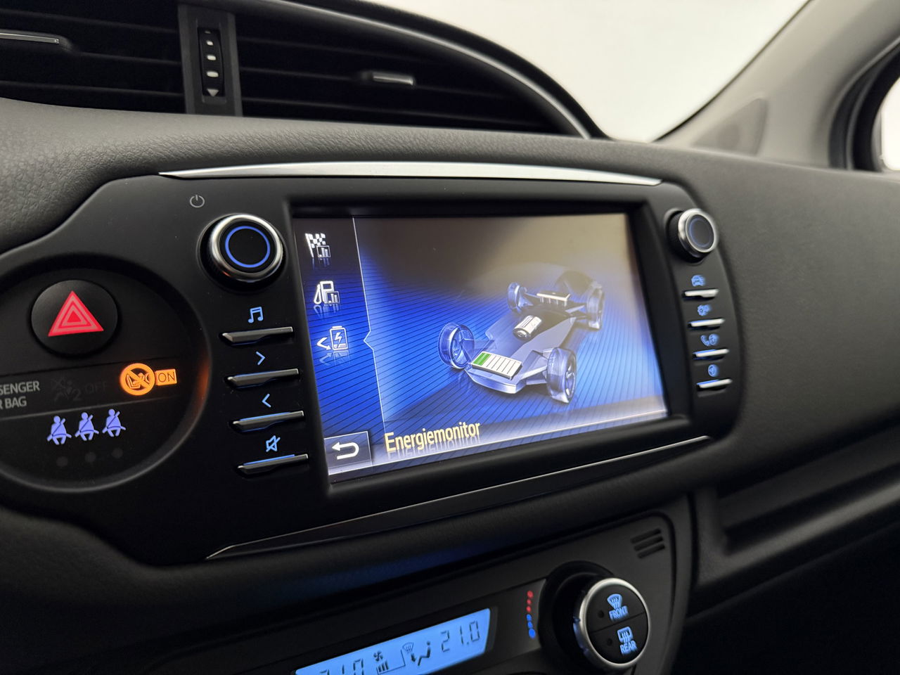 Toyota Yaris 1.5 Hybrid Dynamic | Camera | Clima | Cruise | Navigatie | LED