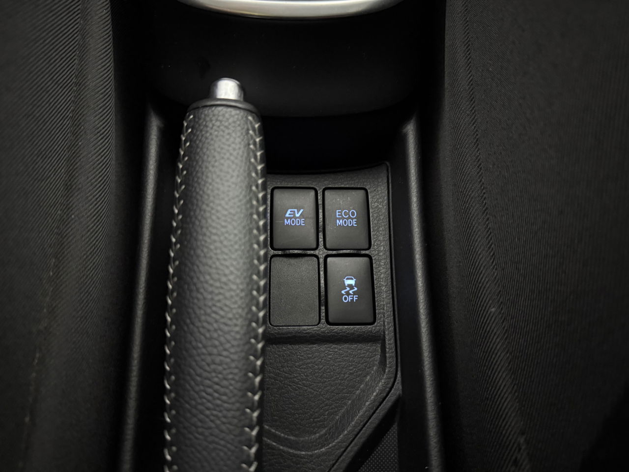 Toyota Yaris 1.5 Hybrid Dynamic | Camera | Clima | Cruise | Navigatie | LED