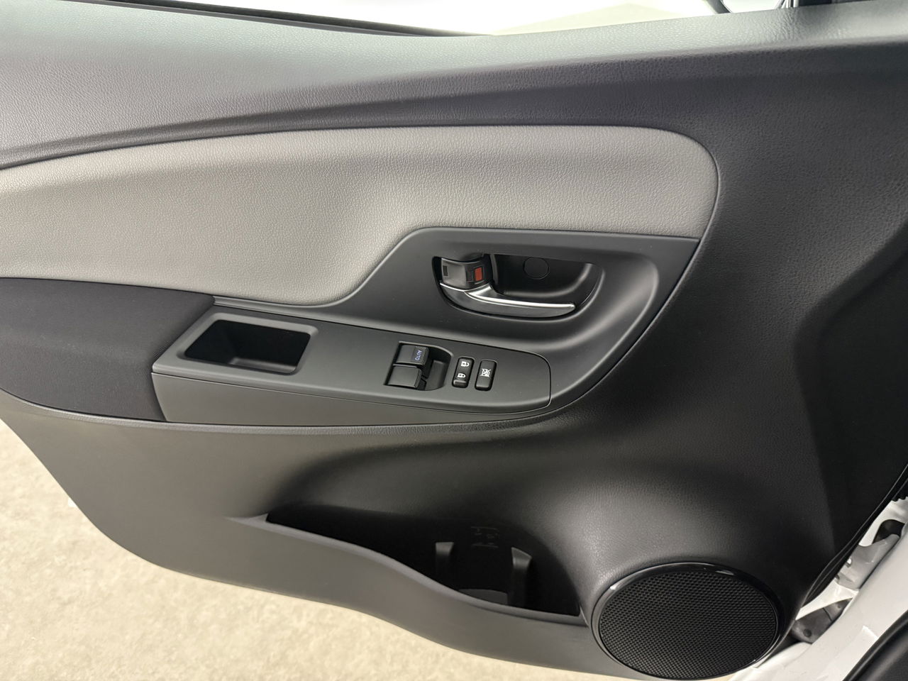 Toyota Yaris 1.5 Hybrid Dynamic | Camera | Clima | Cruise | Navigatie | LED