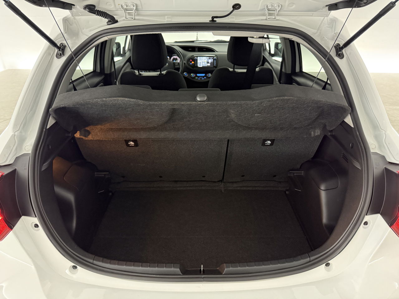 Toyota Yaris 1.5 Hybrid Dynamic | Camera | Clima | Cruise | Navigatie | LED