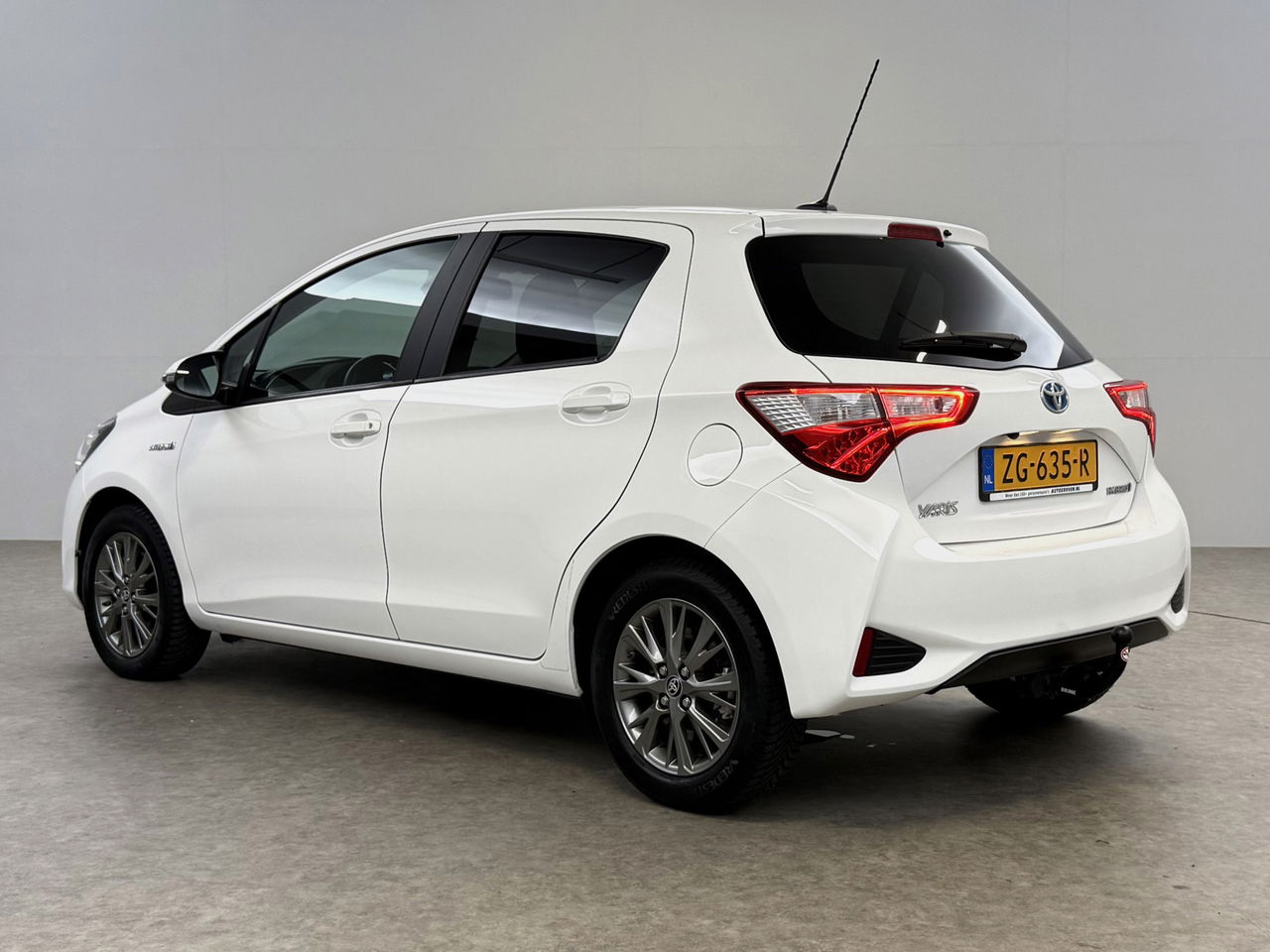 Toyota Yaris 1.5 Hybrid Dynamic | Camera | Clima | Cruise | Navigatie | LED
