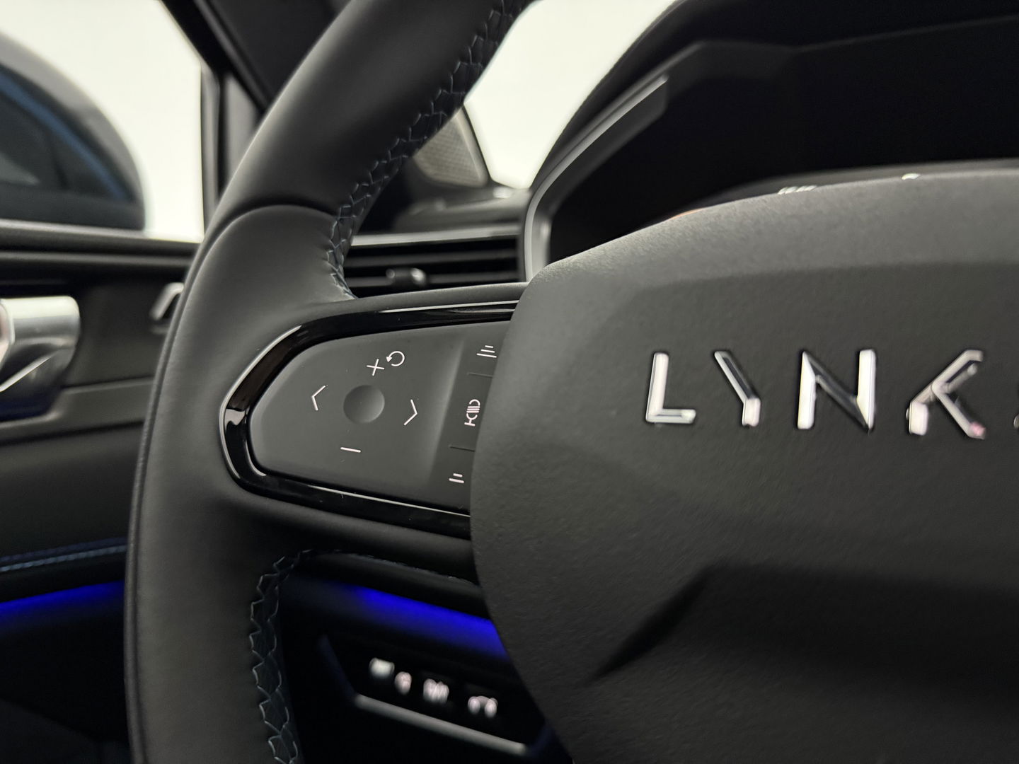 Lynk Co 01 1.5 | 360° Camera | Pano | LED | Sfeerverl. | Virtual | Memory | Carplay