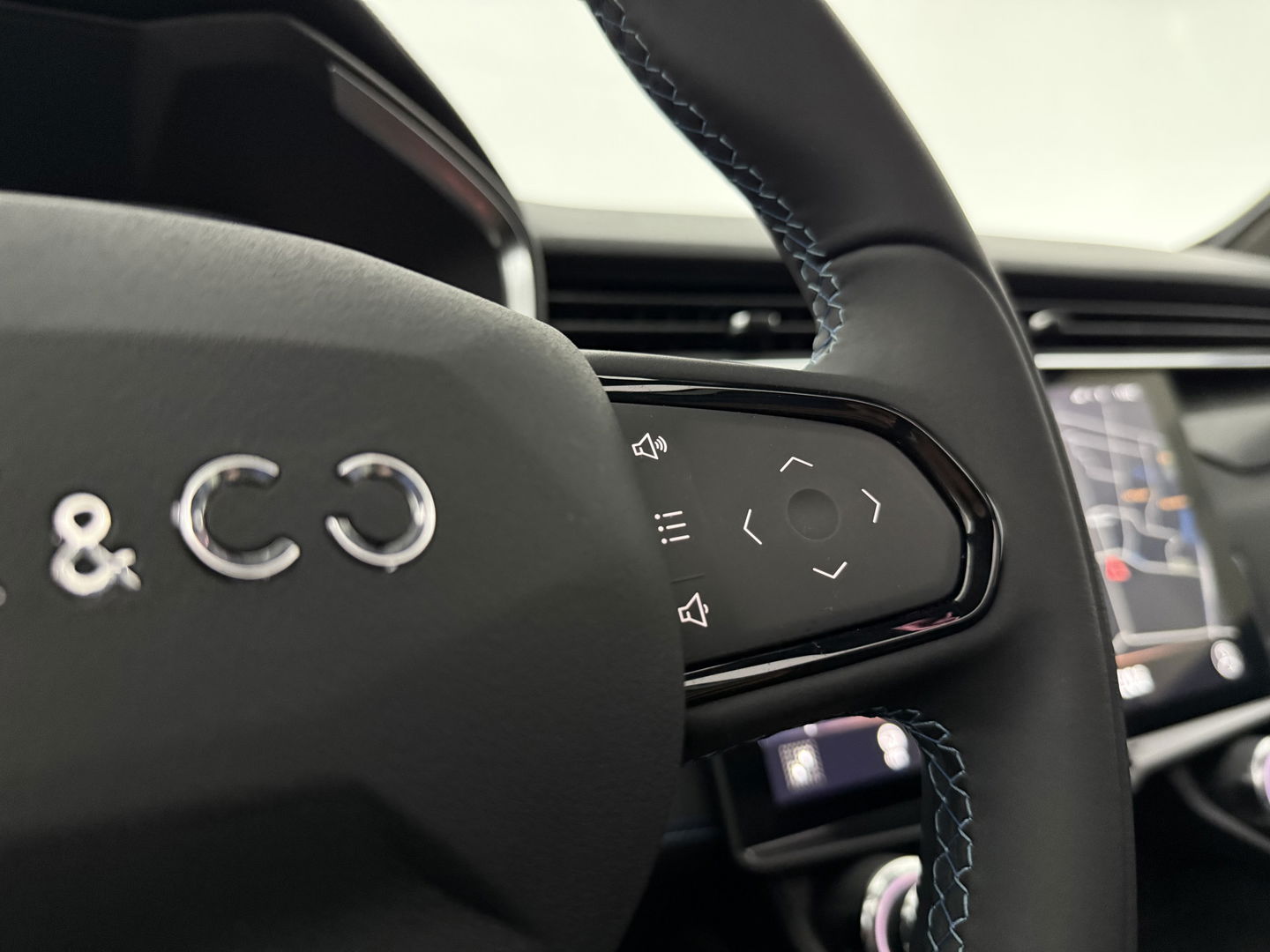 Lynk Co 01 1.5 | 360° Camera | Pano | LED | Sfeerverl. | Virtual | Memory | Carplay