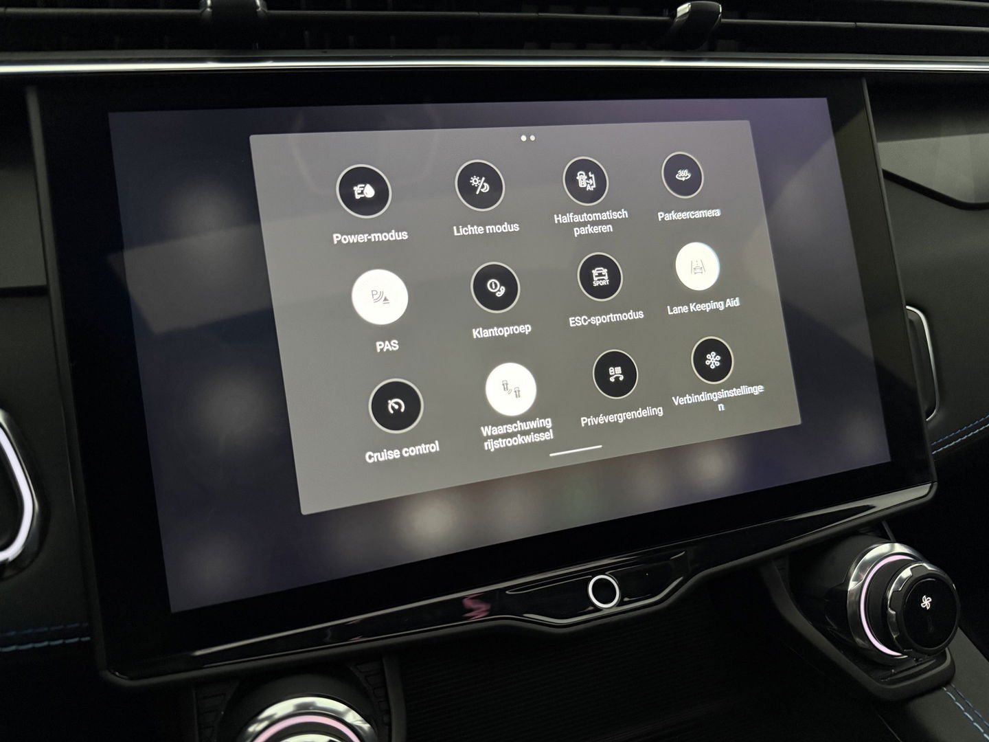 Lynk Co 01 1.5 | 360° Camera | Pano | LED | Sfeerverl. | Virtual | Memory | Carplay