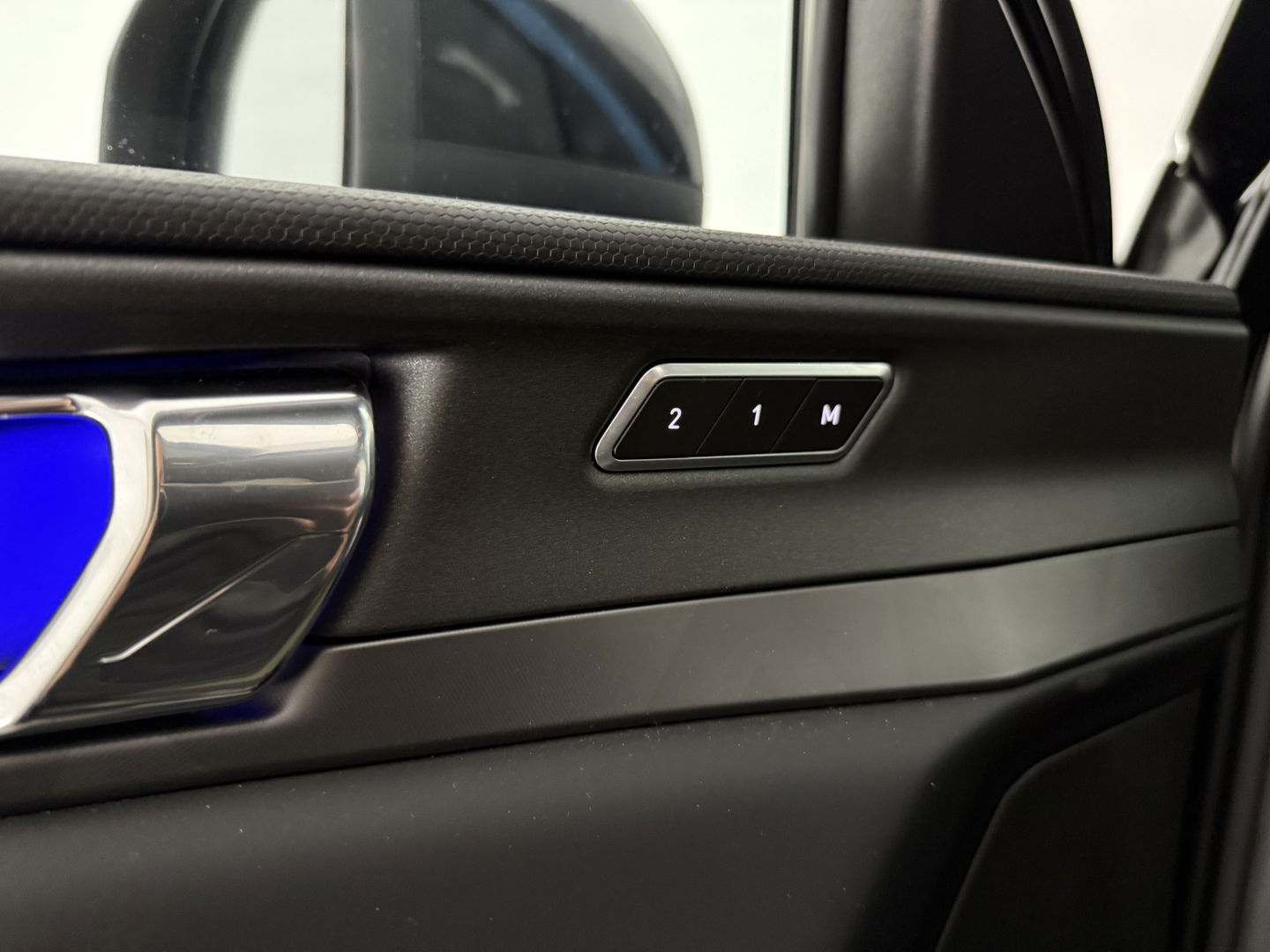 Lynk Co 01 1.5 | 360° | Pano | LED | Sfeerverl. | Virtual | Memory | Stoel/stuurverw. | Carplay