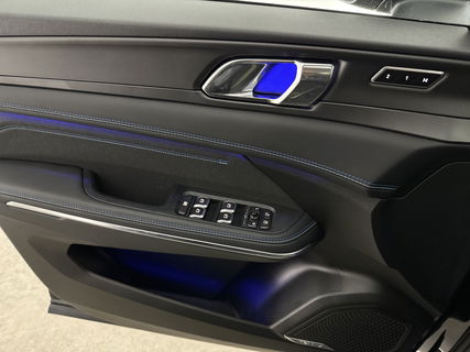 Lynk Co 01 1.5 | 360° | Panoramadak | LED | Sfeerverl. | Virtual Cockpit | Memory Seats | Carplay