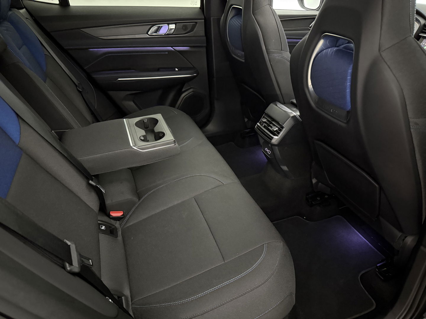 Lynk Co 01 1.5 | 360° Camera | Pano | LED | Sfeerverl. | Virtual | Memory | Carplay