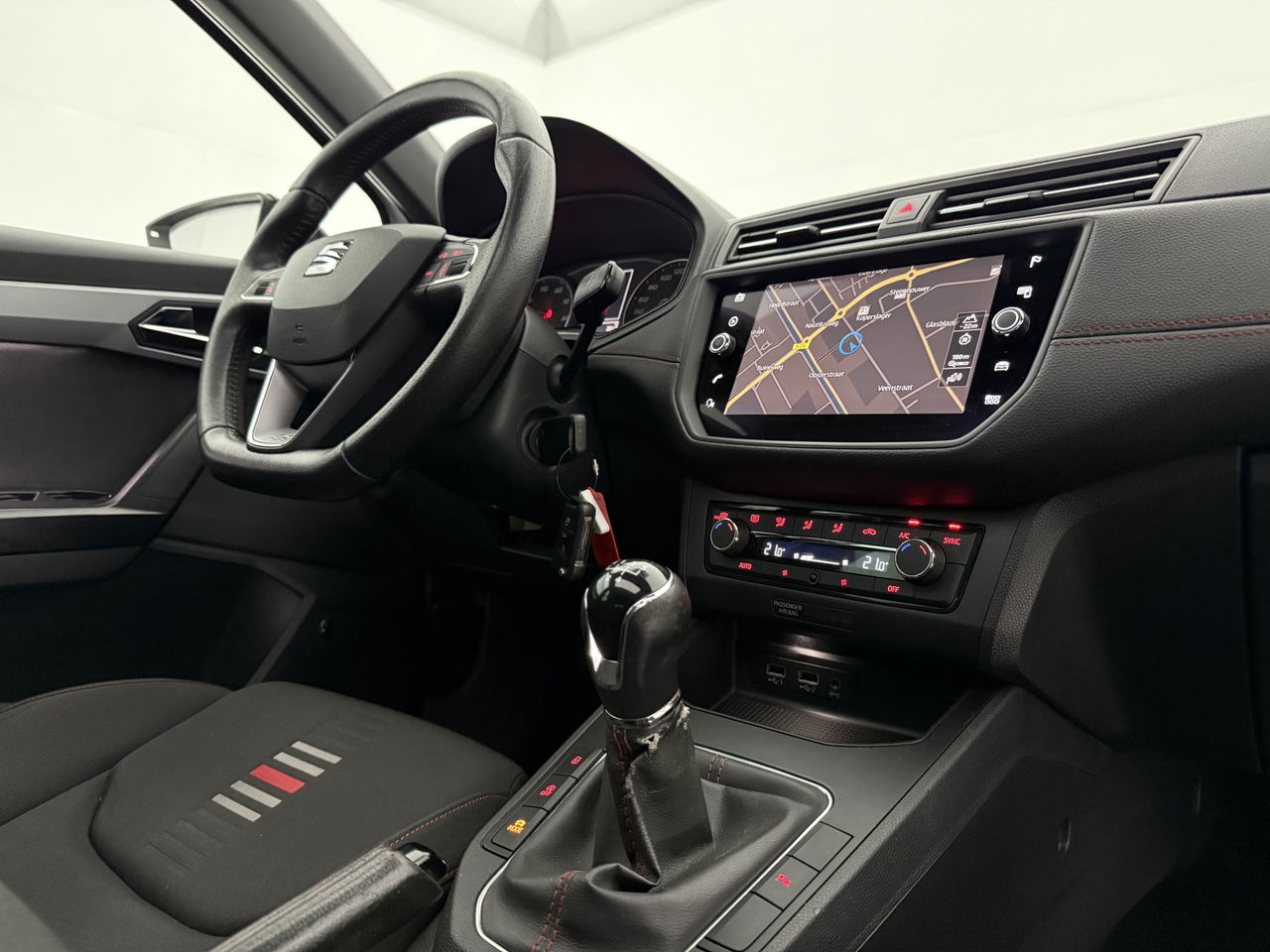 SEAT Ibiza 1.0 TSI FR | Panoramadak | Beats Audio | Camera | Carplay | LED | 17"LMV