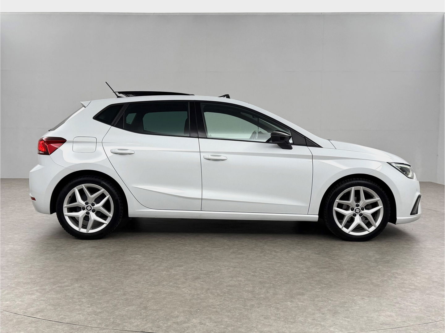 SEAT Ibiza 1.0 TSI FR | Pano | Beats Audio | Sfeerverl. | Camera | Carplay | LED | NAP