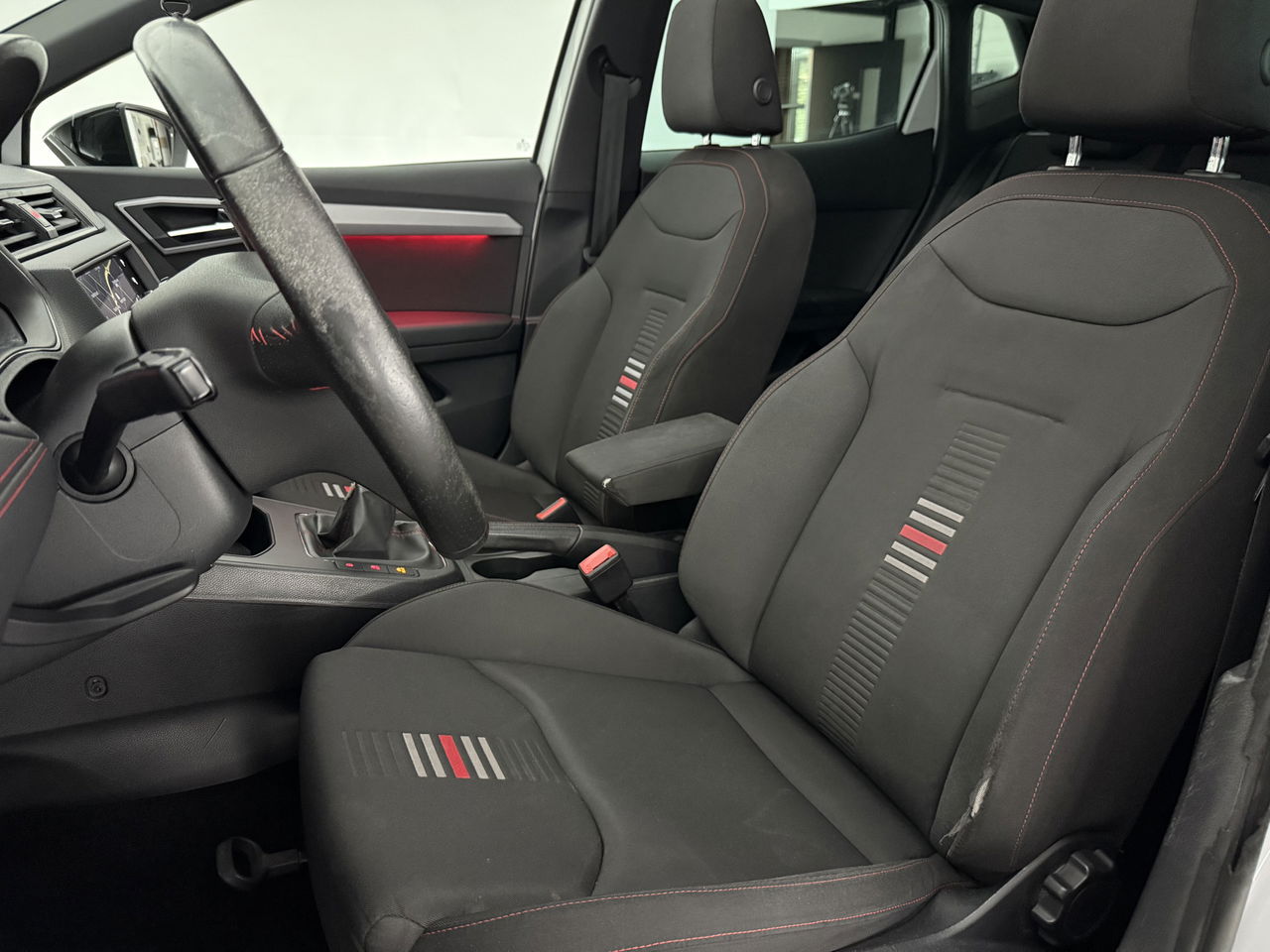 SEAT Ibiza 1.0 TSI FR | Panoramadak | Beats Audio | Camera | Carplay | LED | 17"LMV