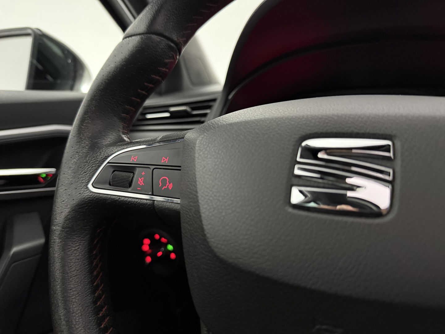 SEAT Ibiza 1.0 TSI FR | Pano | Beats Audio | Sfeerverl. | Camera | Carplay | LED | NAP