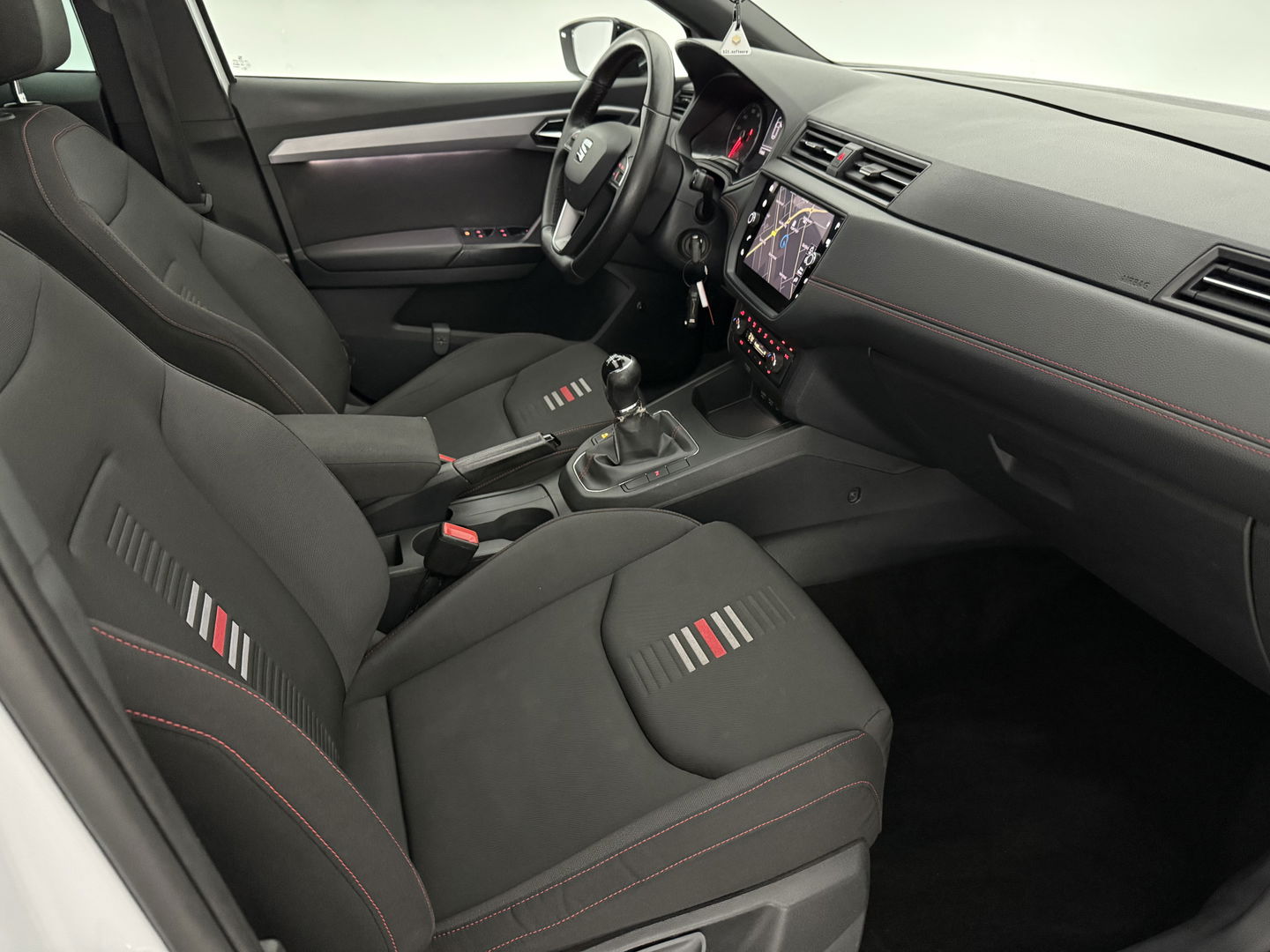 SEAT Ibiza 1.0 TSI FR | Pano | Beats Audio | Sfeerverl. | Camera | Carplay | LED | NAP