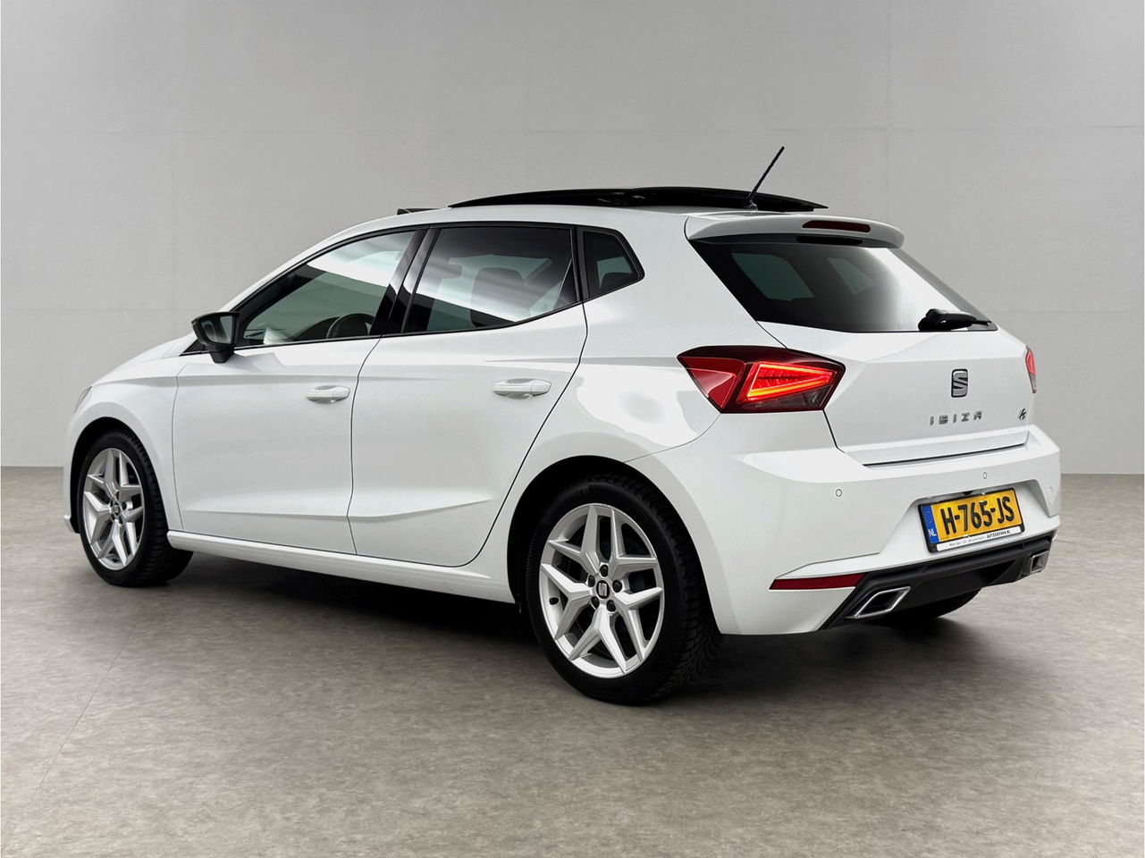 SEAT Ibiza 1.0 TSI FR | Panoramadak | Beats Audio | Camera | Carplay | LED | 17"LMV