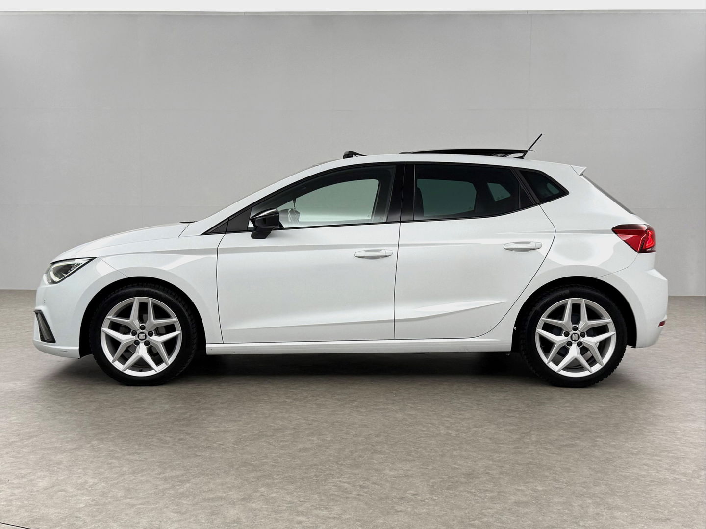 SEAT Ibiza 1.0 TSI FR | Pano | Beats Audio | Sfeerverl. | Camera | Carplay | LED | NAP