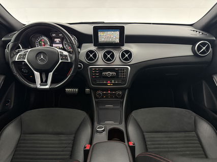 Mercedes-Benz GLA 200 AMG | 157PK | Panoramadak | LED | Airco | Cruise | Navigatie | Parkeersens. | 19''LMV