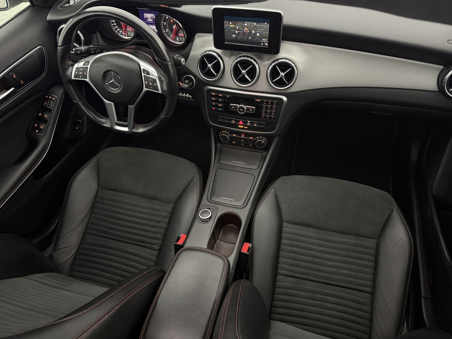 Mercedes-Benz GLA 200 AMG | 157PK | Pano | LED | Airco | Cruise | Navi | Parkeersens. | NAP