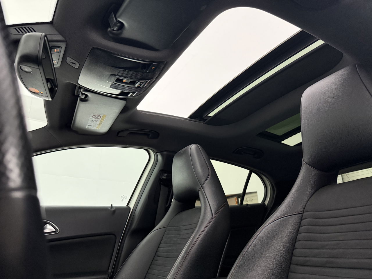 Mercedes-Benz GLA 200 AMG | 157PK | Panoramadak | LED | Airco | Cruise | Navigatie | Parkeersens. | 19''LMV